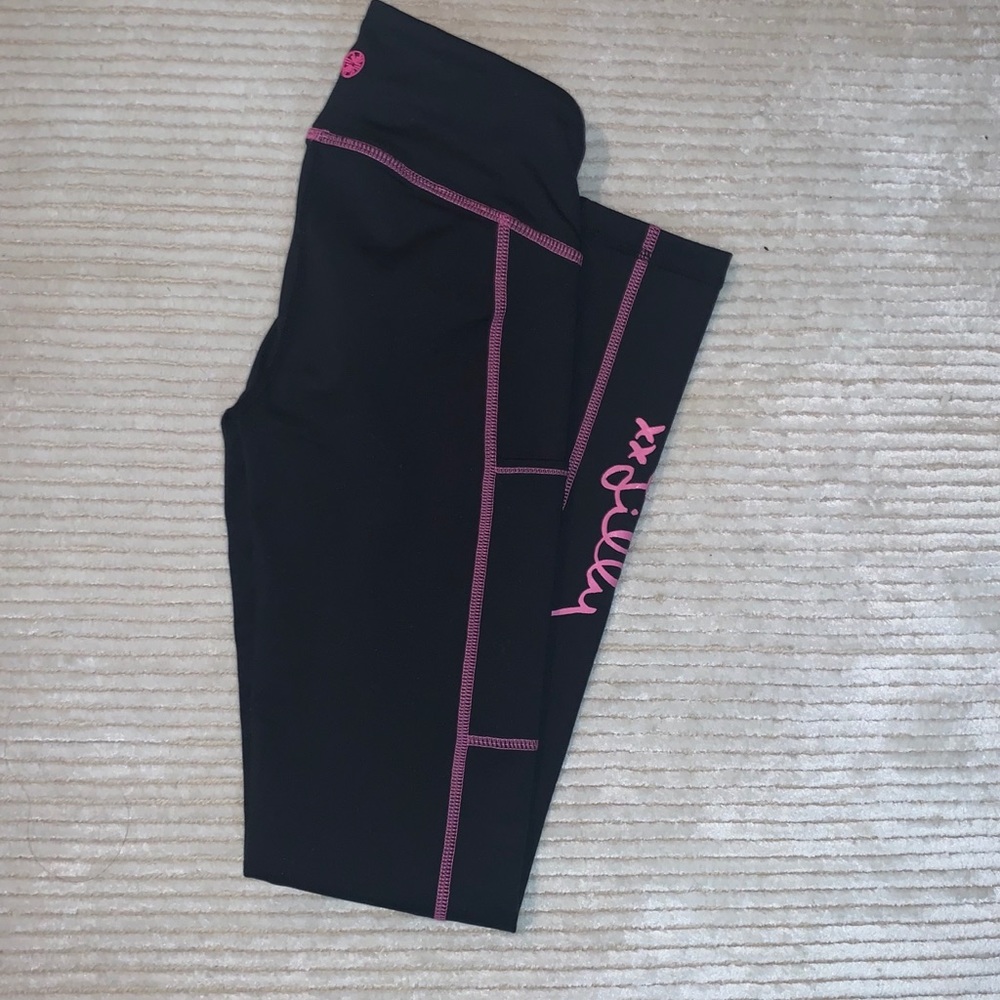 LILLY ALERT 🚨 leggings pink and black